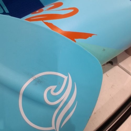 SERENELIFE RISING-FLOW INFLATABLE STAND UP PADDLE BOARD WITH PREMIUM SUP ACCESSORIES, CARRYING BAG AND PATCH KIT, BOTTOM FIN FOR SURF CONTROL, NON-SLIP DECK, PUMP/PADDLE INCLUDED -10.5- BLUE (MODEL: SLSUPB518) image 4