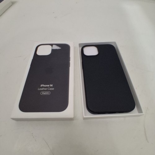 APPLE LEATHER CASE WITH MAGSAFE FOR IPHONE 14 - MIDNIGHT (MODEL: A2906) image 4