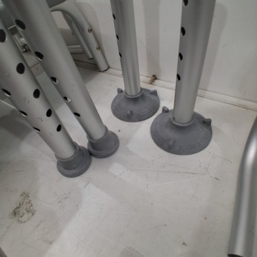 MEDLINE GUARDIAN BATHTUB TRANSFER BENCH WITH BACK SUPPORT & SUCTION FEET - 400LBS CAPACITY - GREY (MODEL: G3-100KBX1) image 3