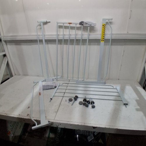 REGALO EASY STEP EXTRA WIDE METAL SAFETY GATE - 30" X 29"- 49" - WHITE - (MODEL: 1164EWDS) image 2