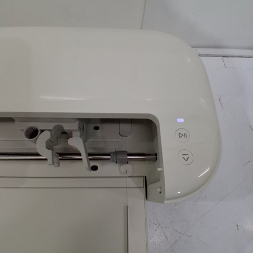 CRICUT EXPLORE 5 AT HOME CUSTOM PRINTING AND CUTTING MACHINE WITH ACCESSORIES - BEIGE (MODEL: CXPL204C) image 2
