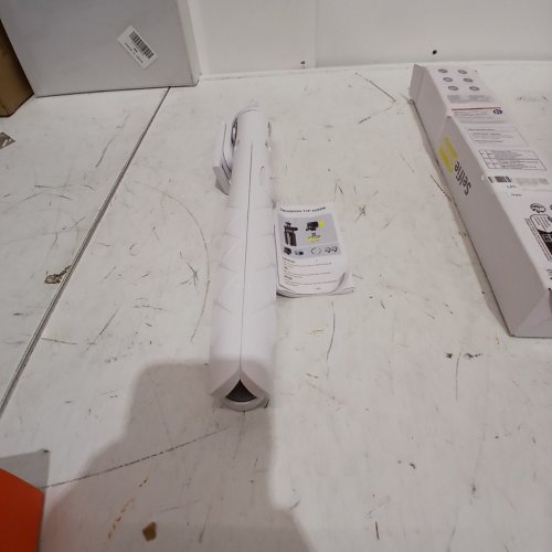 SLEFIESHOW EXTENDABLE TRIPOD SELFIE STICK - 71" - WHITE image 4