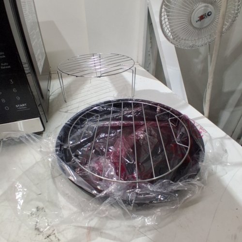 BLACK+DECKER 5-IN-1 MICROWAVE OVEN WITH AIR FRY, BAKE, ROAST AND CONVECTION COOKING - 0.9CU.FT - BLACK/SILVER - (MODEL: ES9P032NA-CA) image 6
