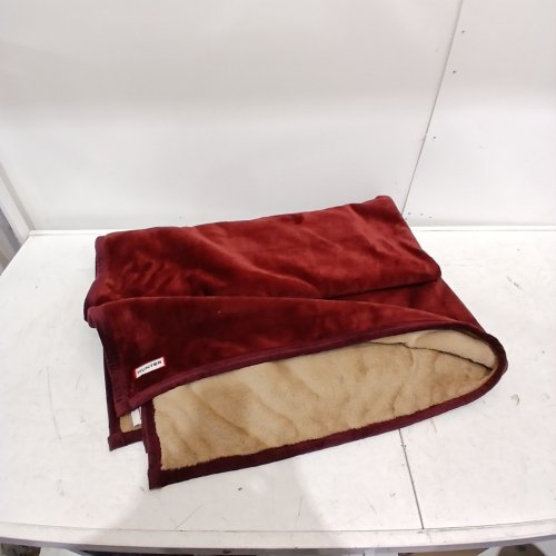 HUNTER REVERSIBLE THROW BLANKET - 60" X 70" - RED/BROWN (STYLE : 1241344) image 2