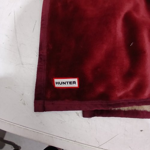 HUNTER REVERSIBLE THROW BLANKET - 60" X 70" - RED/BROWN (STYLE : 1241344) image 4