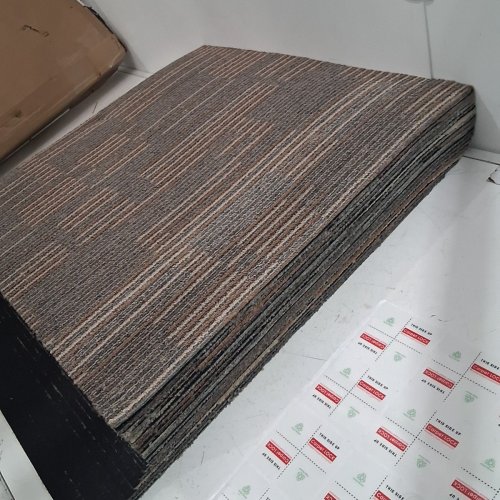 18PK PETGROW EASY DIY INSTALLATION NON-SLIP SOFT PADDED COMMERCIAL CARPET TILES - 24" X 24" SQUARES - 18 TILES - 72 SQ FT - KHAKI (MODEL: PG-CCT-24X24-SAMPLE) image 4