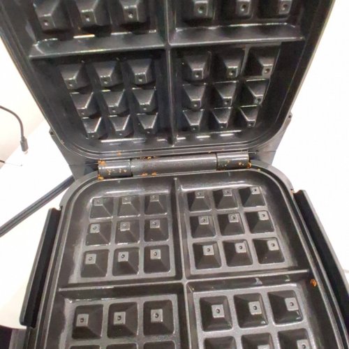 NINJA BELGIAN WAFFLE MAKER PRO NEVERSTICK - BLACK/SILVER - (MODEL: BW1000C) image 4