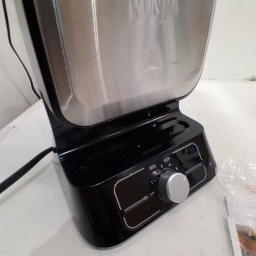 NINJA BELGIAN WAFFLE MAKER PRO NEVERSTICK - BLACK/SILVER - (MODEL: BW1000C) image 5
