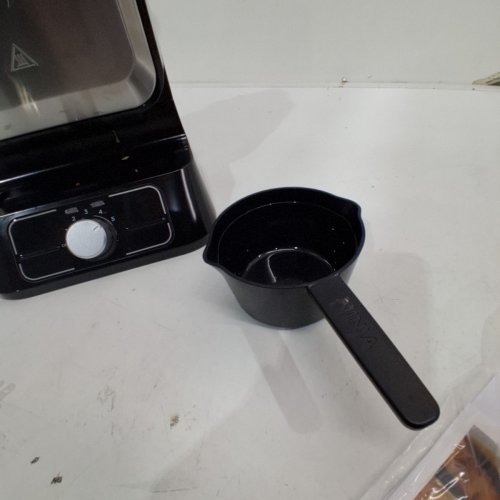NINJA BELGIAN WAFFLE MAKER PRO NEVERSTICK - BLACK/SILVER - (MODEL: BW1000C) image 6