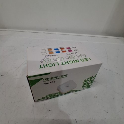 4PK PLUG IN LED DUSK TO DAWN NIGHT LIGHTS - 0.5W - WARM WHITE - (MODEL: 603) image 4