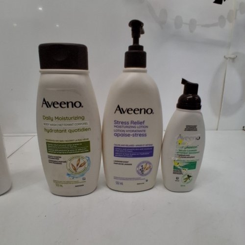3 ASSORTED AVEENO BODY WASH, MOISTURIZING LOTION AND FOAMING CLEANSER - 532 ML, 532 ML, 150 ML image 3