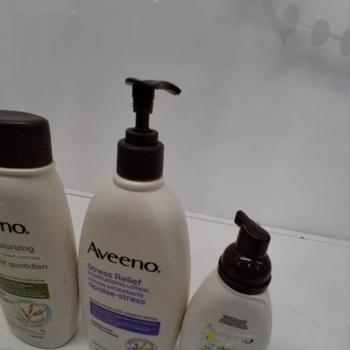 3 ASSORTED AVEENO BODY WASH, MOISTURIZING LOTION AND FOAMING CLEANSER - 532 ML, 532 ML, 150 ML image 4