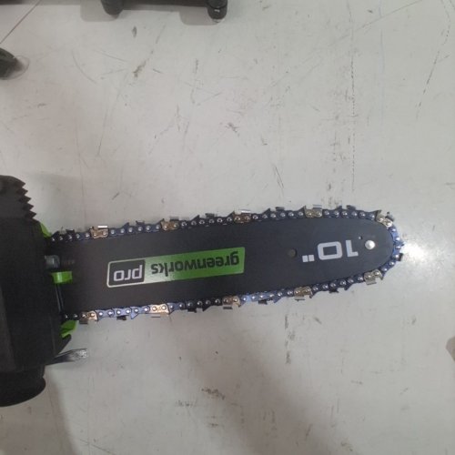 GREENWORKS PRO CORDLESS ADJUSTABLE POLESAW WITH CARRY STRAP - BATTERY & CHARGER NOT INCLUDED - 80V - 10" BLADE - 9FT-14FT - GREEN/BLACK - (MODEL: PS80L000) image 4