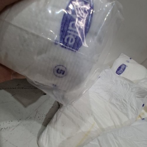 98PK ROYALE PREMIUM DISPOSABLE DIAPERS - SIZE 5 image 3