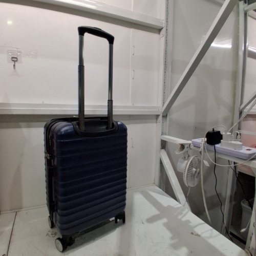 AMAZON BASICS HARDSIDE EXPANDABLE CARRY ON SPINNER TRAVEL LUGGAGE SUITCASE - 21" - BLUE image 4