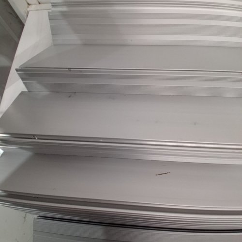 VEVOR ALUMINUM THRESHOLD RAMP - 6" 800 LBS MAX - SILVER (MODEL: SNPTV0) image 3