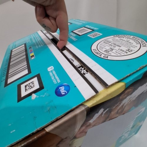 136PK PAMPERS SWADDLERS DIAPERS - NEWBORN SIZE image 3