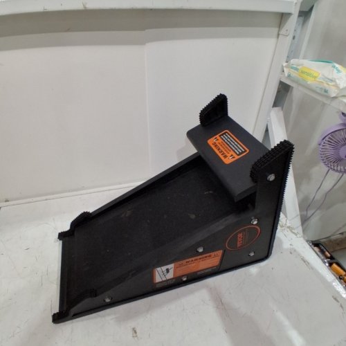 LADDER LEVELER TOOL WITH STORAGE FOR UNEVEN GROUND - 21.65" X 9.84" X 15.75" - 380LBS MAX - BLACK/ORANGE (MODEL: KH-L03) image 2