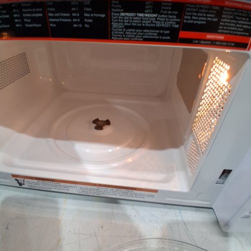 GALANZ RETRO STYLE COUNTERTOP MICROWAVE OVEN - 0.7CU.FT. - WHITE (MODEL: GLCMKZ07WER07) image 3