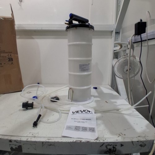 VEVOR PNEUMATIC/MANUAL OIL CHANGER VACUUM EXTRACTOR - 1.7GAL - WHITE (MODEL: YS-087) image 2