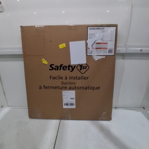 SAFTEY 1ST AUTO CLOSE WALK THROUGH BABY SAFETY GATE - WHITE - (MODEL: GA099CWHO1ZY) image 4