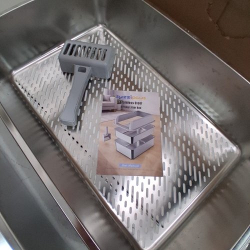 SUZZIPAWS STAINLESS STEEL LITTER BOX WITH SCOOP - 19.7" X 13.7" X 6" - SILVER image 4