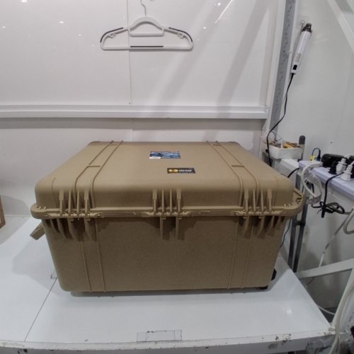 PELICAN WATERPROOF HEAVY DUTY PROTECTOR CASE - 21" X 27" - TAN (MODEL: 1630) image 3