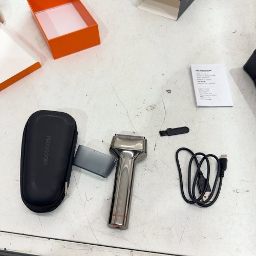 MENS MAXGROOM ELECTRIC FOIL SHAVER WITH CASE - SILVER image 3