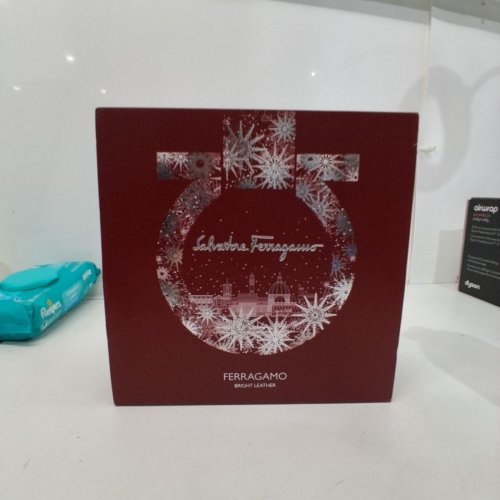 3PC FERRAGAMO BRIGHT LEATHER FRAGRANCE GIFT SET - 100 ML EAU DE TOILETTE, 10 ML EAU DE TOILETTE, 100 ML SHOWER GEL (ITEM: 21346) image 5