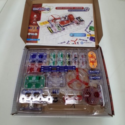 SNAP CIRCUITS JUNIOR WITH 100 EXCITING PROJECTS - AGES 8+ image 2