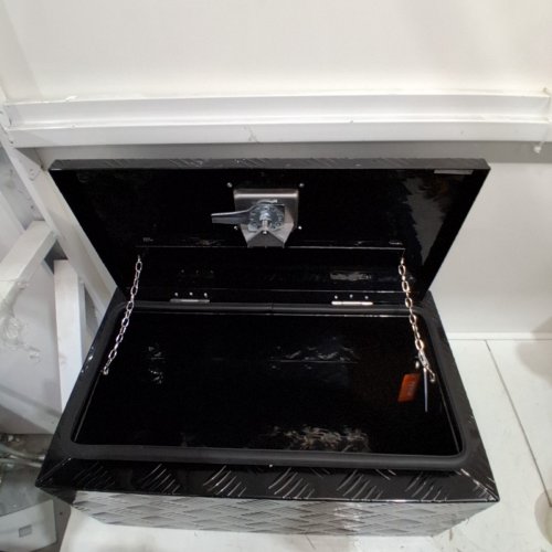 VEVOR UNDERBODY TRUCK TOOLBOX WITH SIDE HANDLE AND LOCK KEYS - 24" X 14" X 16" - BLACK (MODEL: TB17-6B) image 5