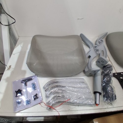 OFFICE CHAIR WITH BREATHABLE MESH BACKING AND LUMBAR SUPPORT - 250LBS CAP - GREY (MODEL: C-3718-1B-GY) image 3