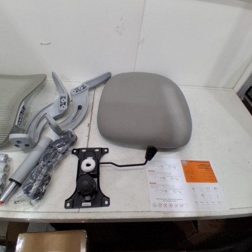 OFFICE CHAIR WITH BREATHABLE MESH BACKING AND LUMBAR SUPPORT - 250LBS CAP - GREY (MODEL: C-3718-1B-GY) image 4