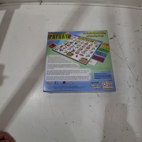HASBRO GAMES PAYDAY BOARD GAME CLASSIC EDITION -2 TO 4 PLAYERS - AGES 8+ image 3