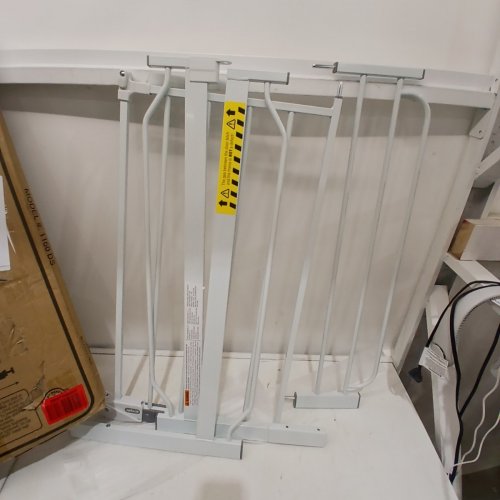 REGALO EASY STEP SAFETY GATE - 29"- 38.5" - WHITE (MODEL : 1160-DS) image 2