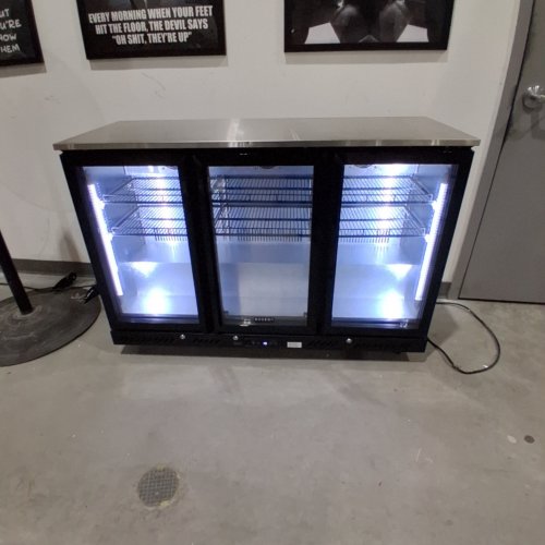 BODEGA COOLER 12 CU.FT COMMERCIAL BAR REFRIGERATOR WITH A STAINLESS STEEL TOP, 6 CASTERS AND LED LIGHTS (MODEL: BTC-320FC) image 6