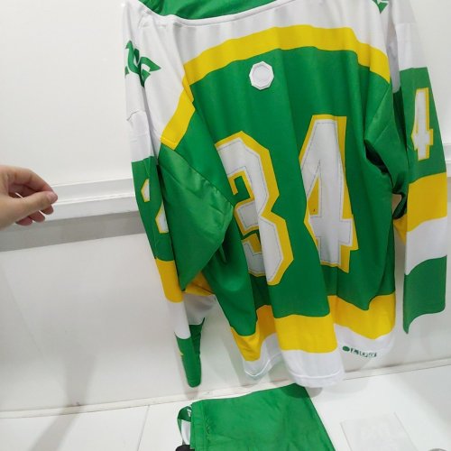 MENS LUG NORTHERN STARS HOCKEY JERSEY AND SOCKS - #34 ASSISTANT CAPTAIN - LARGE - GREEN image 6