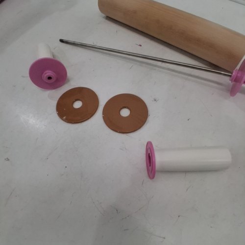 BAKELICIOUS WOOD/NYLON ADJUSTABLE ROLLING PIN - PINK/WOOD/GREEN/BROWN - (MODEL: 73809 ) image 3