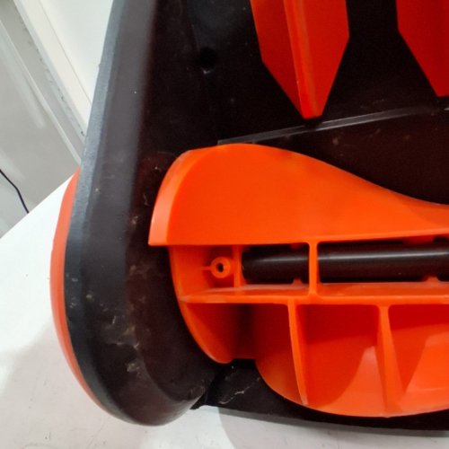 VOLTASK CORDLESS ELECTRIC SNOW SHOVEL WITH 1 BATTERY & CHARGER - 13" - 24V - BLACK/ORANGE (MODEL: CSS001-130OR-CAVK/SS-20B) image 5