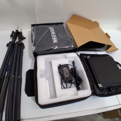 2PK NEEWER BASICS LED VIDEO PANEL LIGHTING KIT DIMMABLE STUDIO LIGHT WITH CARRYING CASE - 59" - BLACK (MODEL:BP300) image 4