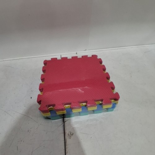 8PC TRADEMARK GAMES INTERLOCKING FOAM PLAY MAT SET - 12" X 12" - ASSORTED COLOURS (MODEL: 80-32321) image 2