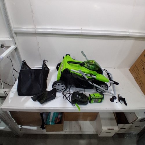 GREENWORKS ELECTRIC CORDLESS LAWN MOWER WITH CHARGER - 40V - 14" - GREEN (MODEL: LMF334) image 3