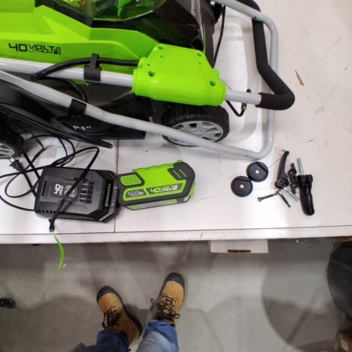 GREENWORKS ELECTRIC CORDLESS LAWN MOWER WITH CHARGER - 40V - 14" - GREEN (MODEL: LMF334) image 4
