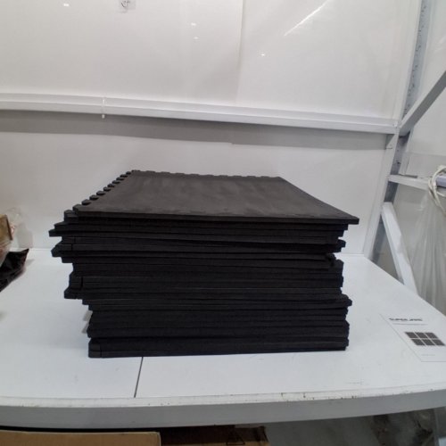24PK SUPERJARE HIGH DENSITY EVA FOAM RUBBER TOP INTERLOCKING EXERCISE EQUIPMENT MATS - 24" X 24" - BLACK/BLUE (MODEL: 9605L) image 4