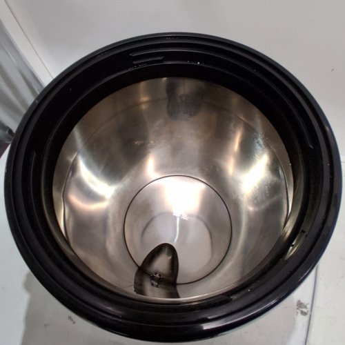 STAINLESS STEEL THERMO INSULATED BEVERAGE DISPENSER WITH SPIGOT AND TEMPERATURE DISPLAY - 9.2L - SILVER/BLACK (MODEL: WNS-D4) image 3