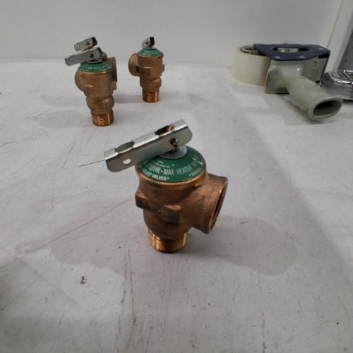 4 SAFETY RELIEF VALVE- 3\4" X 3\4" - 200,000 BTU - BRASS image 3