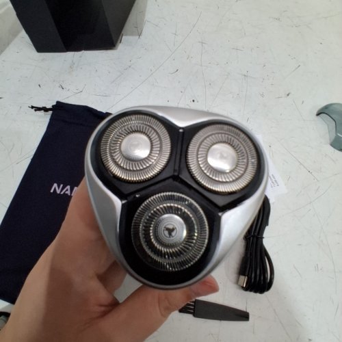NANSHA ELECTRIC SHAVER - 3.7 V 5W - BLACK / SILVER (MODEL: RT53) image 5