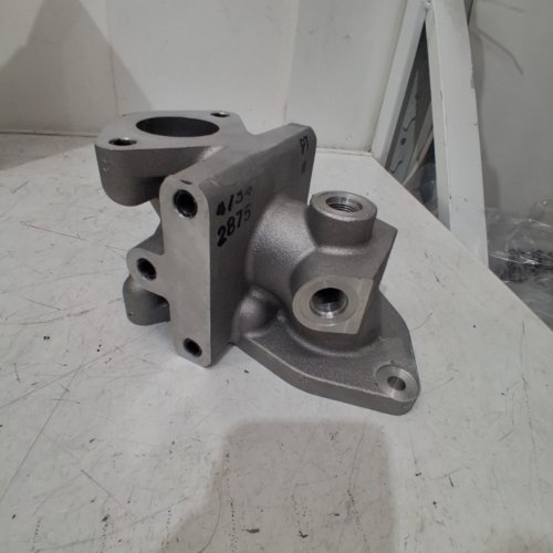 CAT CATERPILLAR FUEL LINE ELBOW ADAPTER - SILVER (ITEM: 422-2065) image 3