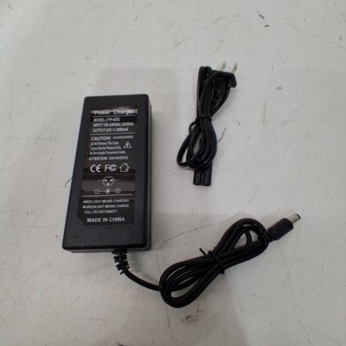 SCOOTER POWER CHARGER - 42V - BLACK (MODEL: JYH-4202) image 3