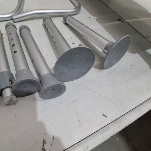 MEDLINE GUARDIAN BATHTUB TRANSFER BENCH WITH BACK SUPPORT & SUCTION FEET - 400LBS CAPACITY - GREY (MODEL: G3-100KBX1) image 3